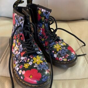Dr. Martens Girl’s Floral Combat Boots - Black Multicolor size 13